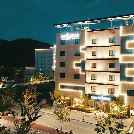 Instar Tourist Hotel Tegu Kültér fotó