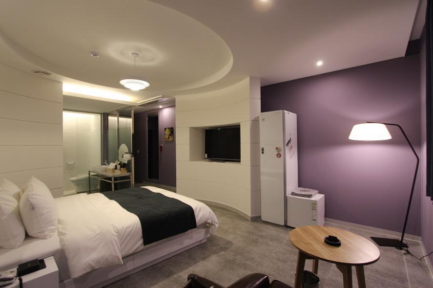 Instar Tourist Hotel Tegu Kültér fotó