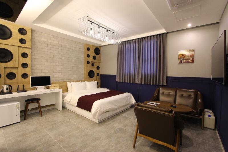 Instar Tourist Hotel Tegu Kültér fotó
