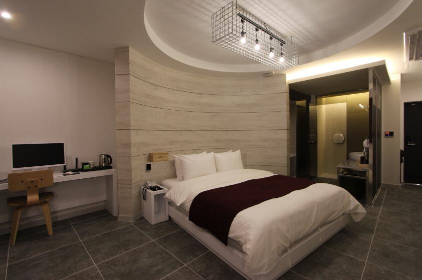 Instar Tourist Hotel Tegu Kültér fotó