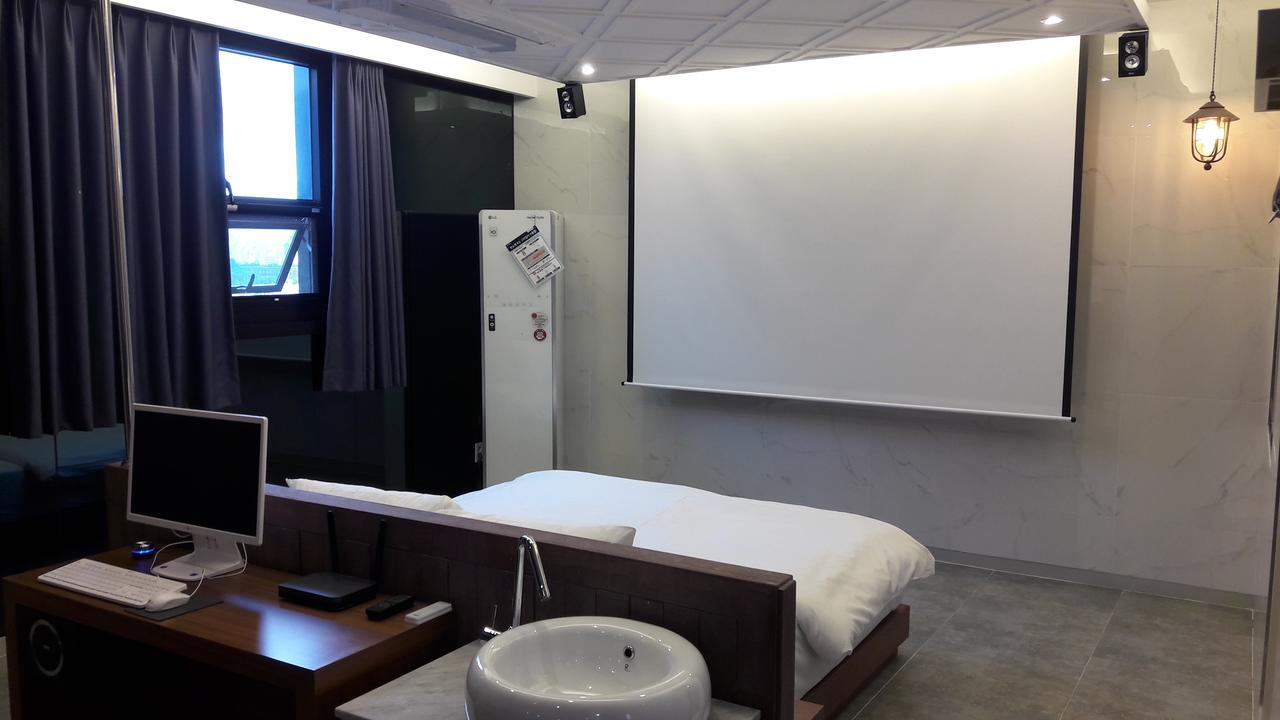 Instar Tourist Hotel Tegu Kültér fotó