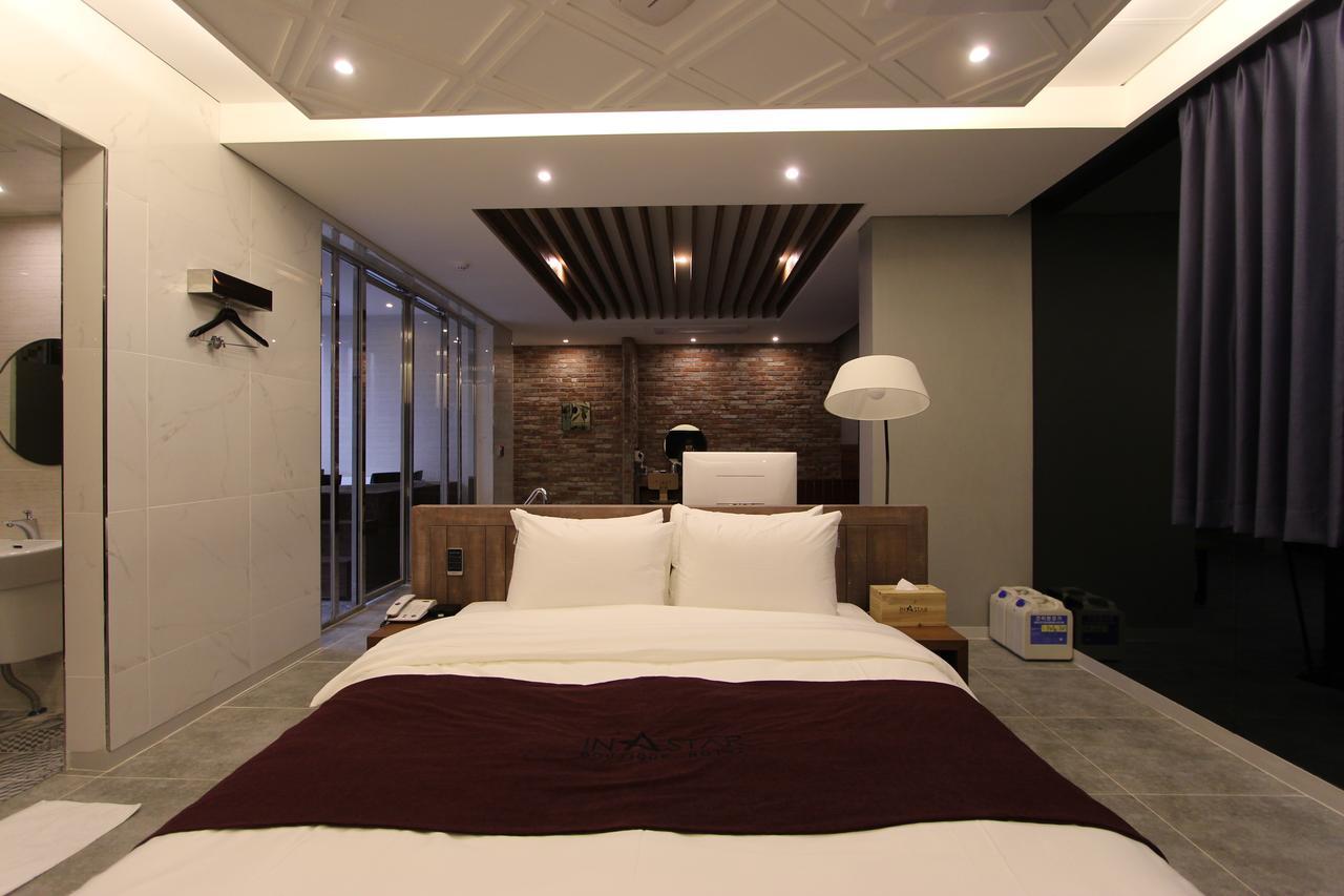 Instar Tourist Hotel Tegu Kültér fotó