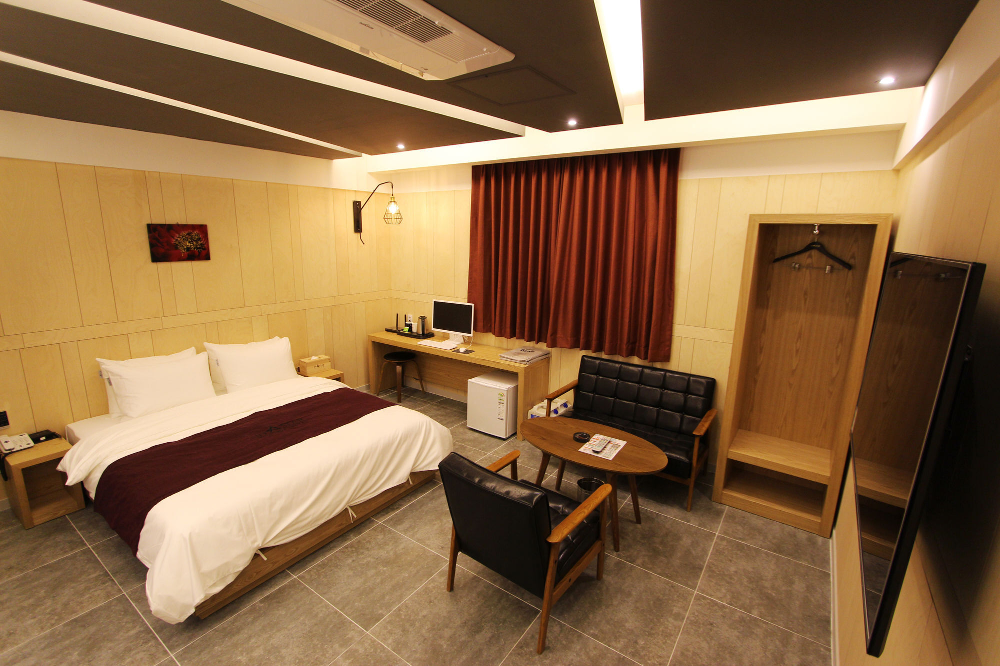 Instar Tourist Hotel Tegu Kültér fotó