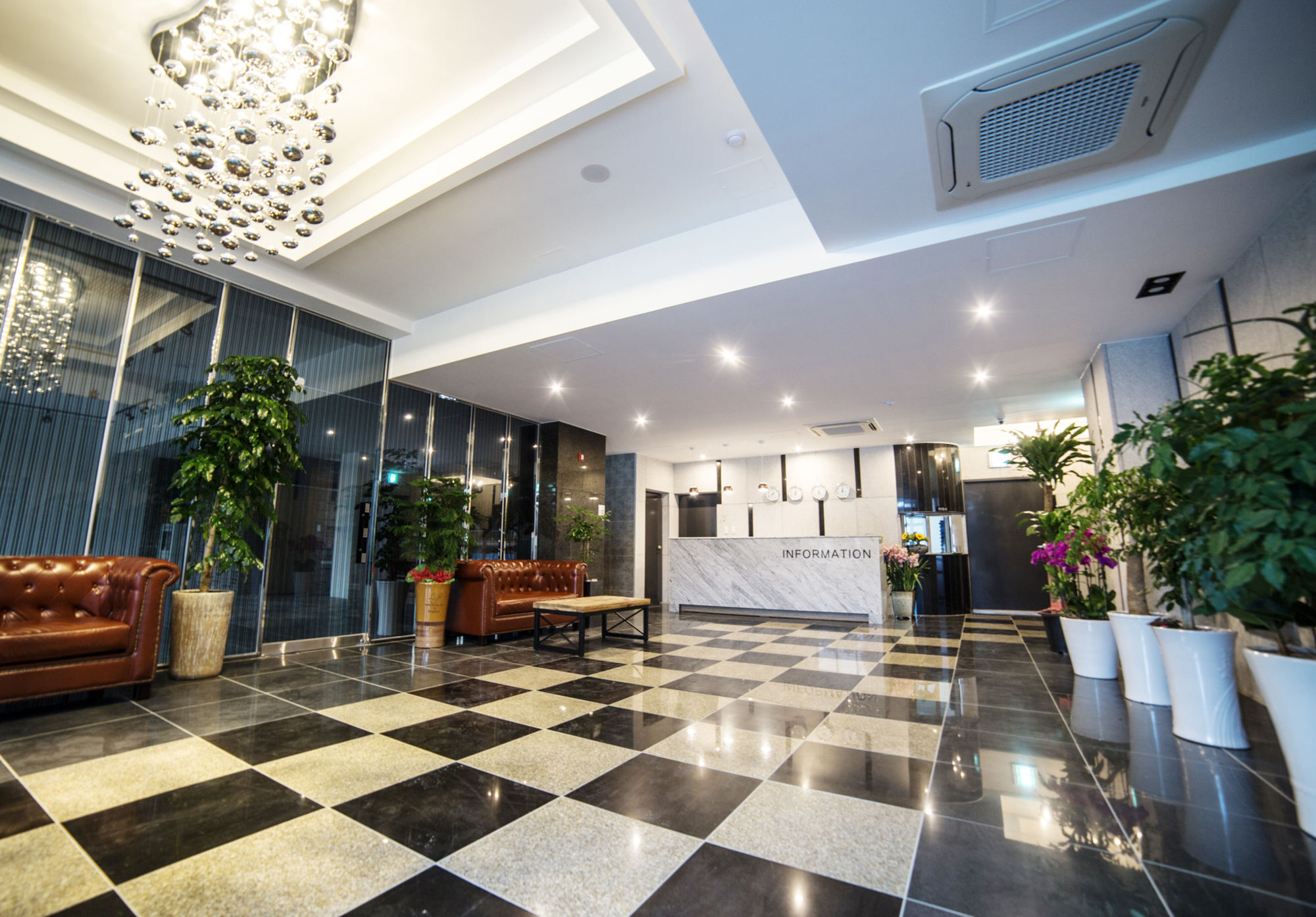 Instar Tourist Hotel Tegu Kültér fotó