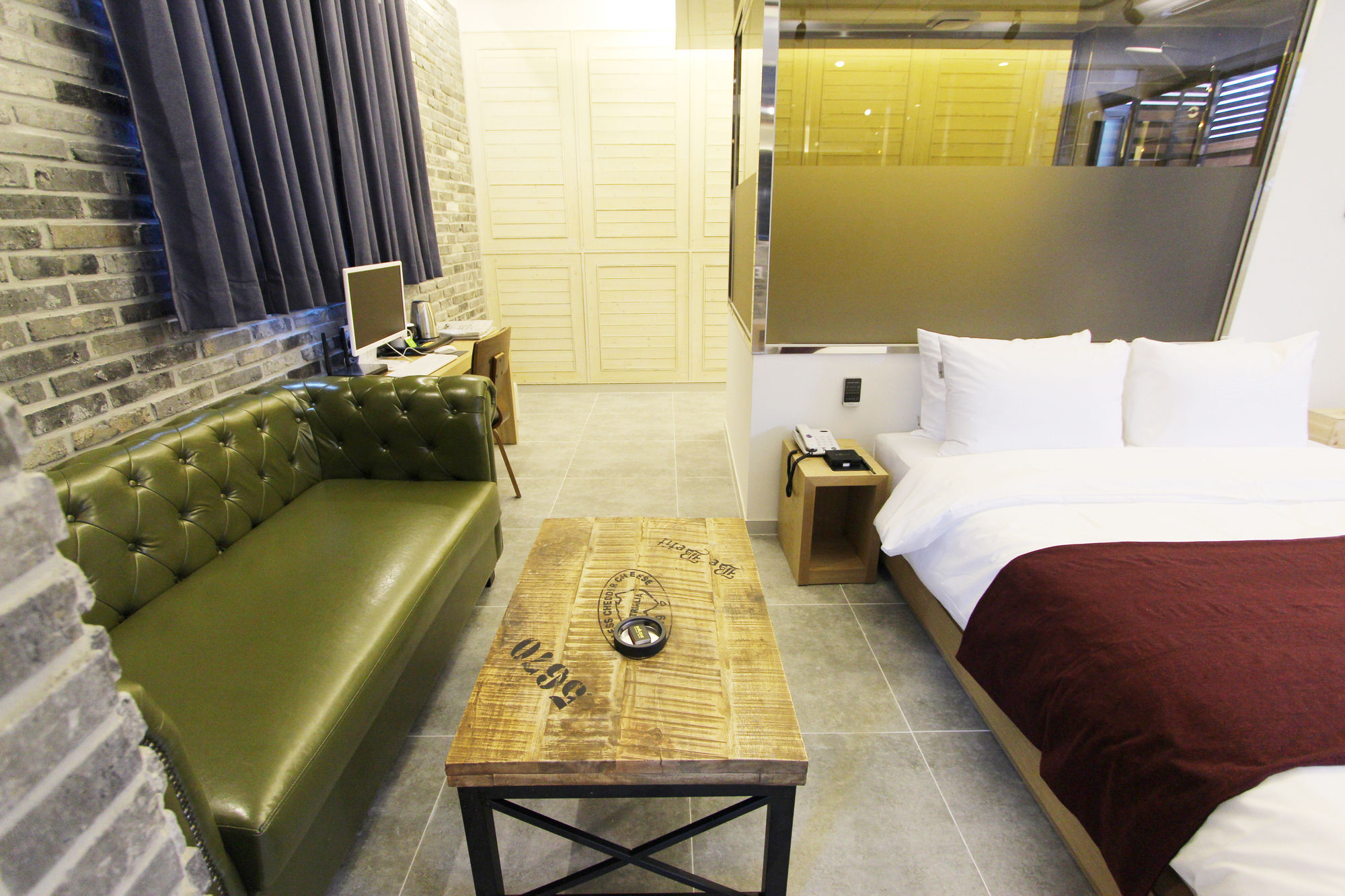 Instar Tourist Hotel Tegu Kültér fotó